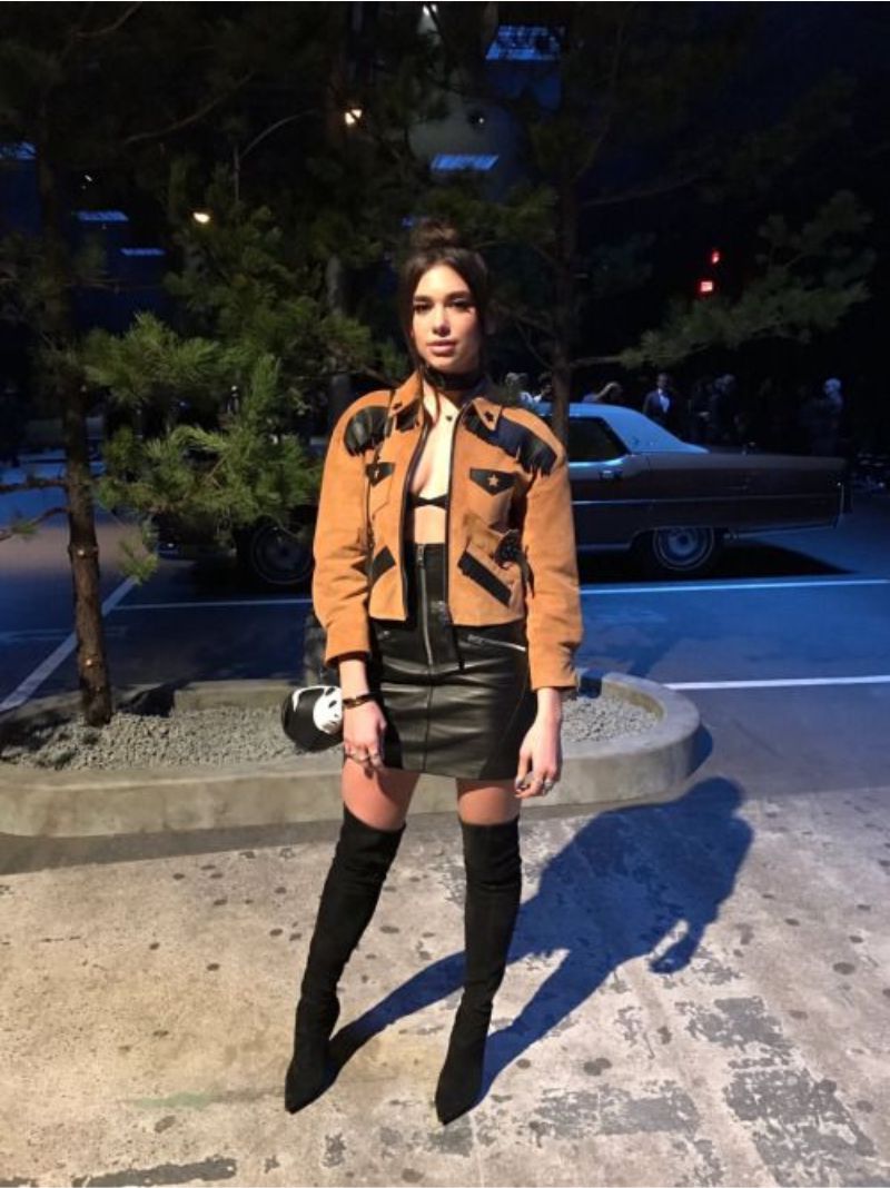 Dua Lipa Y Los Looks Que Ha Puesto De Moda En La Ciudad 2024